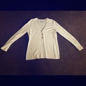 White v neck sweater